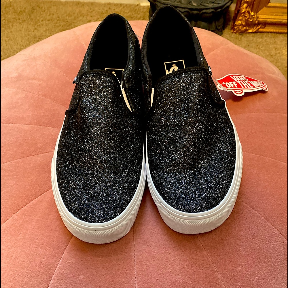 💫NWT💫 Vans • Classic Asher Sneaker • Size 9